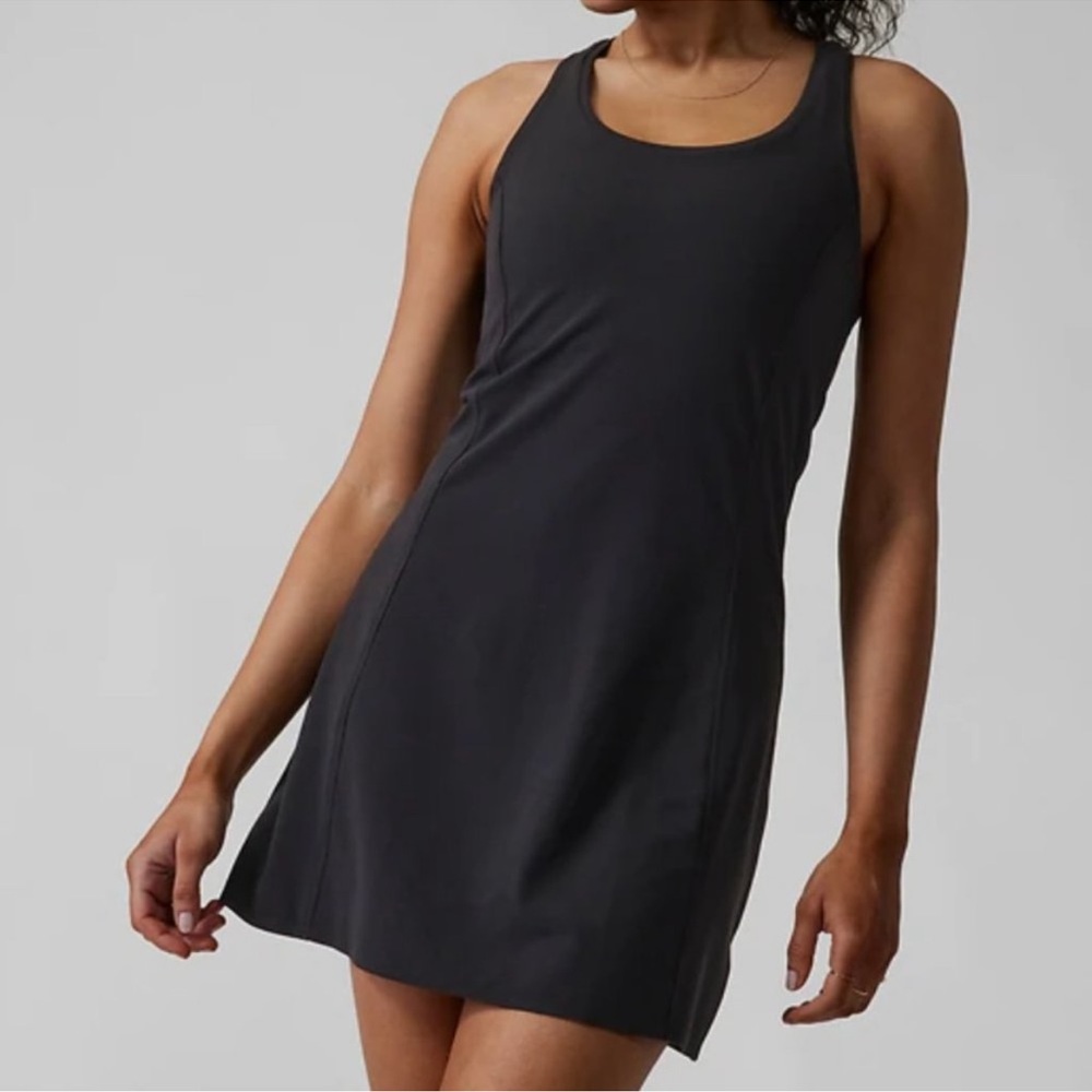 Athleta “on my way” Razorback Dress. 2X//Black